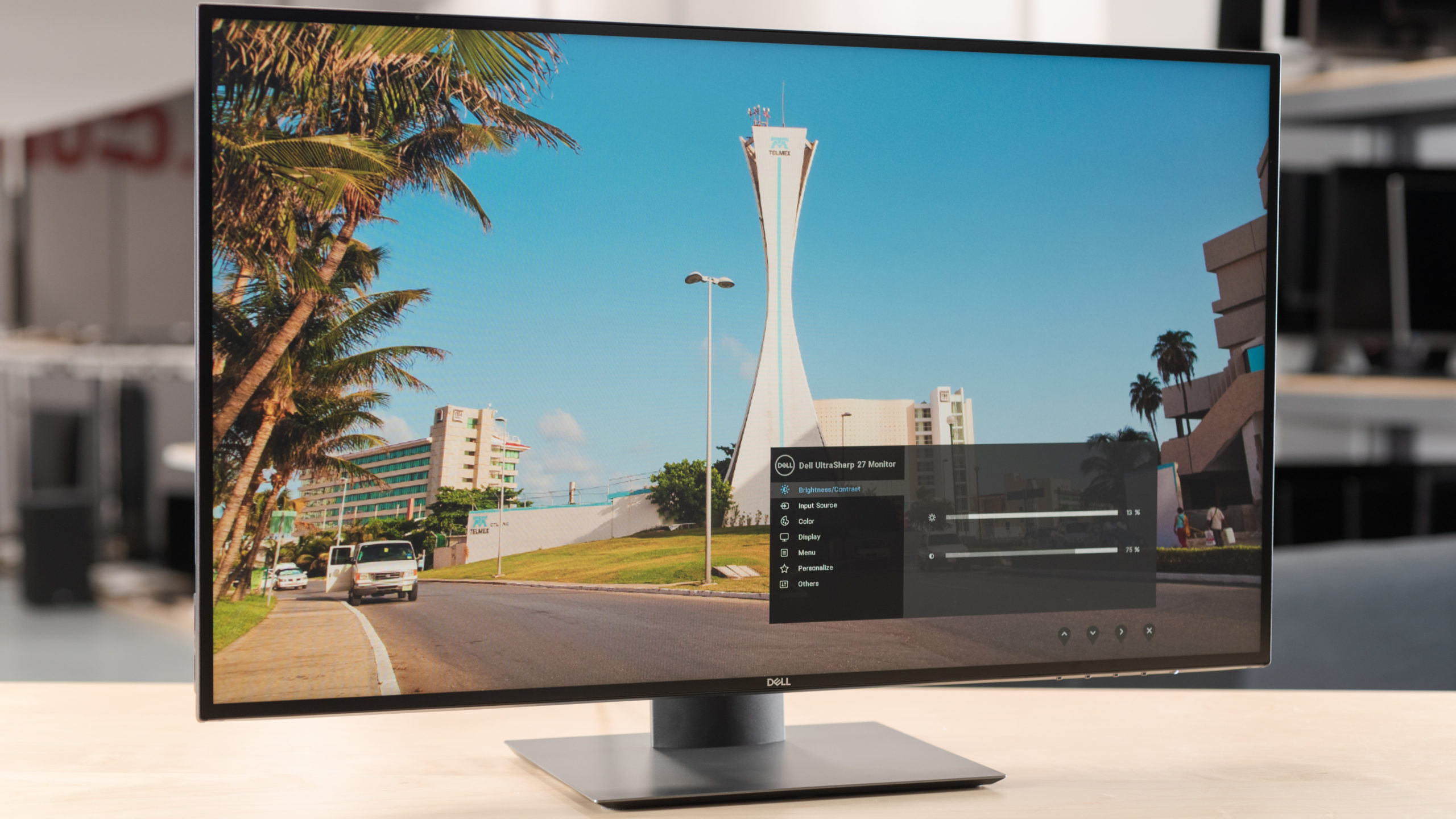 Dell UltraSharp 27″ Monitor – U2722D | CU*Answers Store
